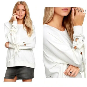NWOT! The Sweatshirt Project White Grommet Sleeve Sweater Size XL, long sleeves.